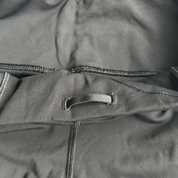 Lululemon Outrun 17" Crop Leggings Black Size 6 - Picture 12 of 13